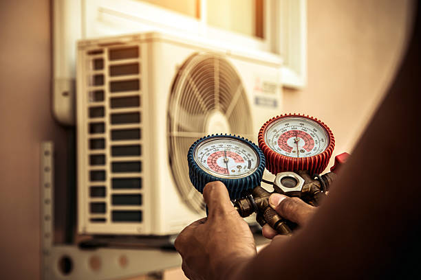 Professional Hvac technician working in Yuma, TN